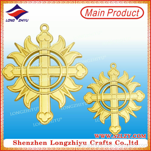 Italy Christian Religious Medals Cross Gold Medallion Hollow Medal Metal Emblem Pin Badge with Safety Pin (LZY-00020130057)